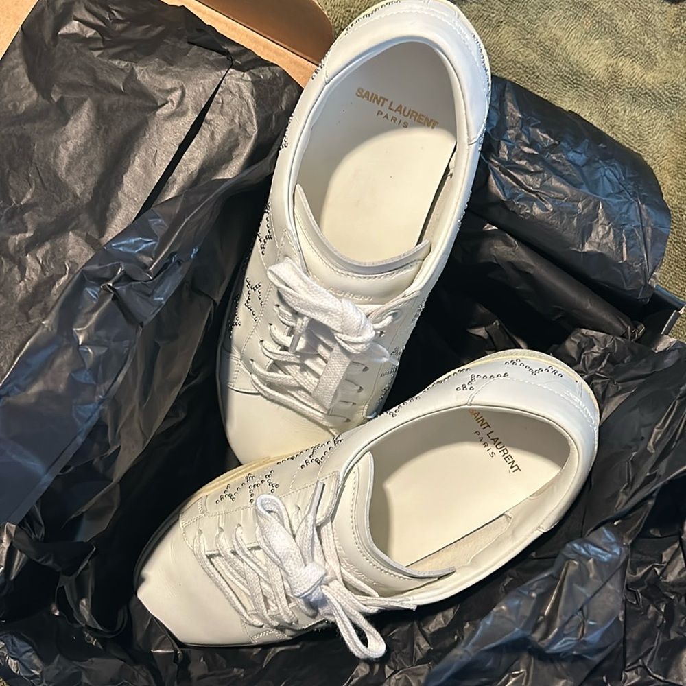 Authentic Saint Laurent white leather star studded 38 sneaker